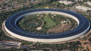 Vista aérea del anillo de Apple Park en Cupertino, sede de Apple, la empresa que decide qué empresas de publicidad pueden operar en Safari