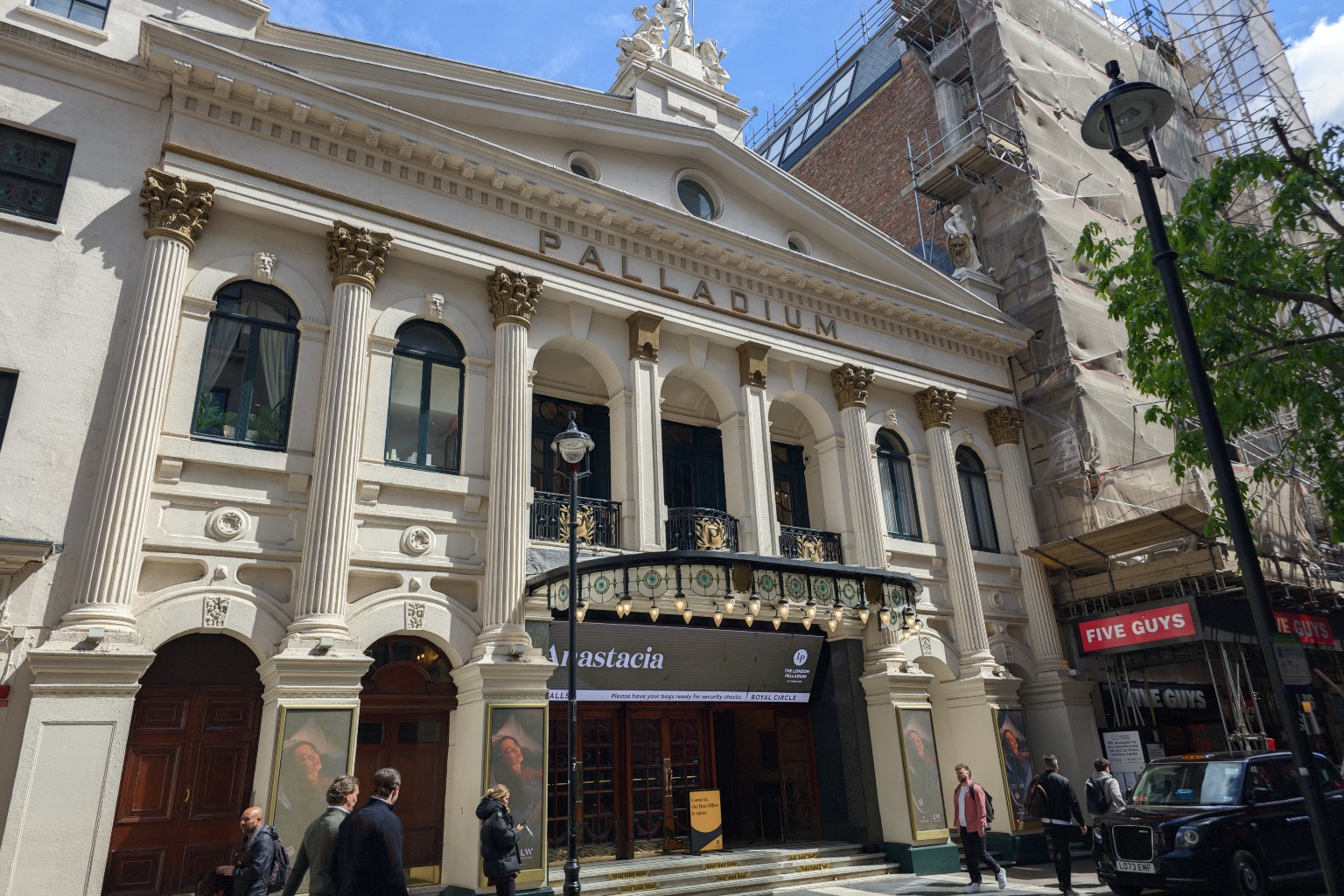 Fachada del London Palladium, el teatro del West End de Londres que acogió la gala del Balón de Oro 2026