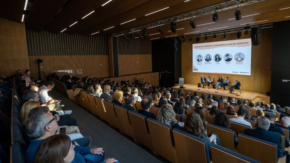 Mesa redonda del II Foro del Marketing en el Auditorio Madnum de Madrid, 20 de octubre de 2026